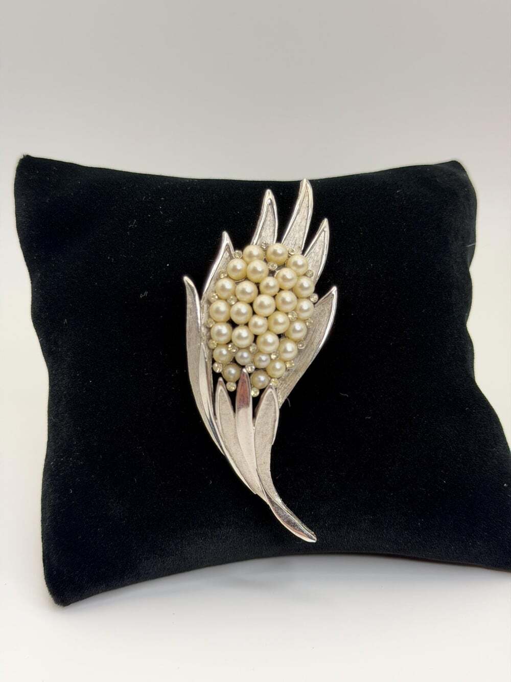 Vintage Trifari Pearl Brooch – Silver Tone Floral Spray Pin (1960s-70s)